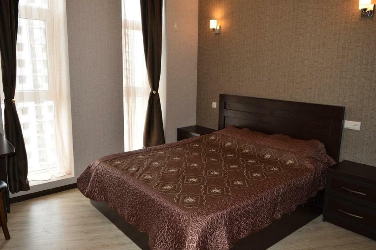 Apartment Gulia Batumi Bagian luar foto